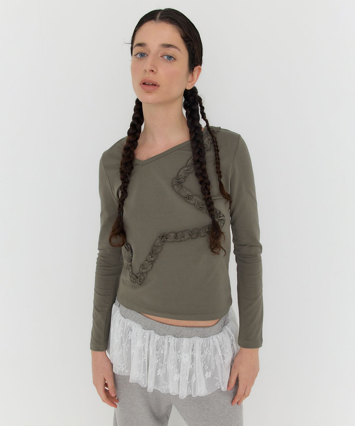 디어스토커(DEARSTALKER) STAR PATCH UNBALANCED LONG-SL T - KHAKI