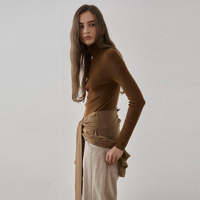 BIELLA WOOL BLEND HIGH NECK KNIT TOP - CAMEL