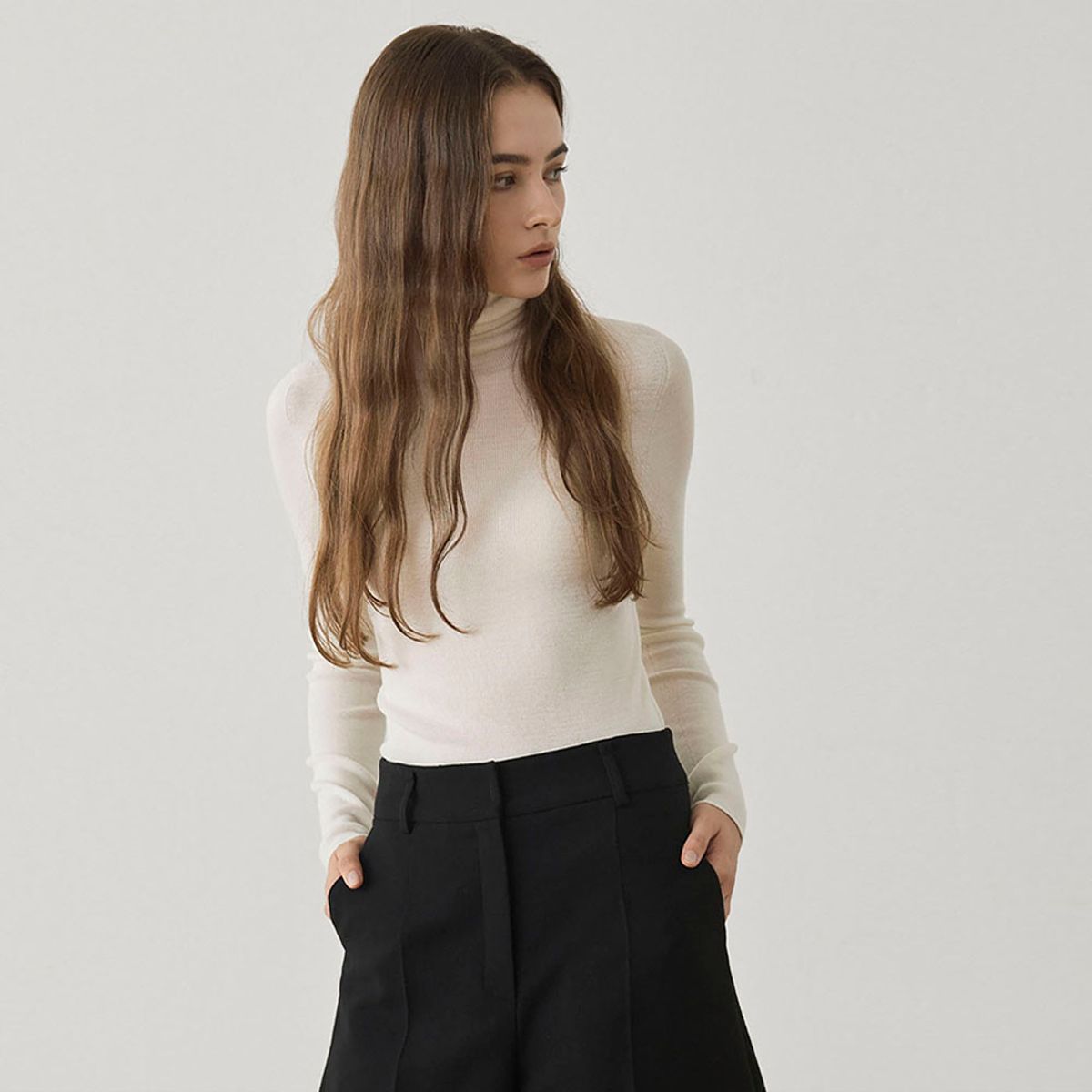 씨커슨(CKUSUN) BIELLA WOOL BLEND HIGH NECK KNIT TOP - WHITE
