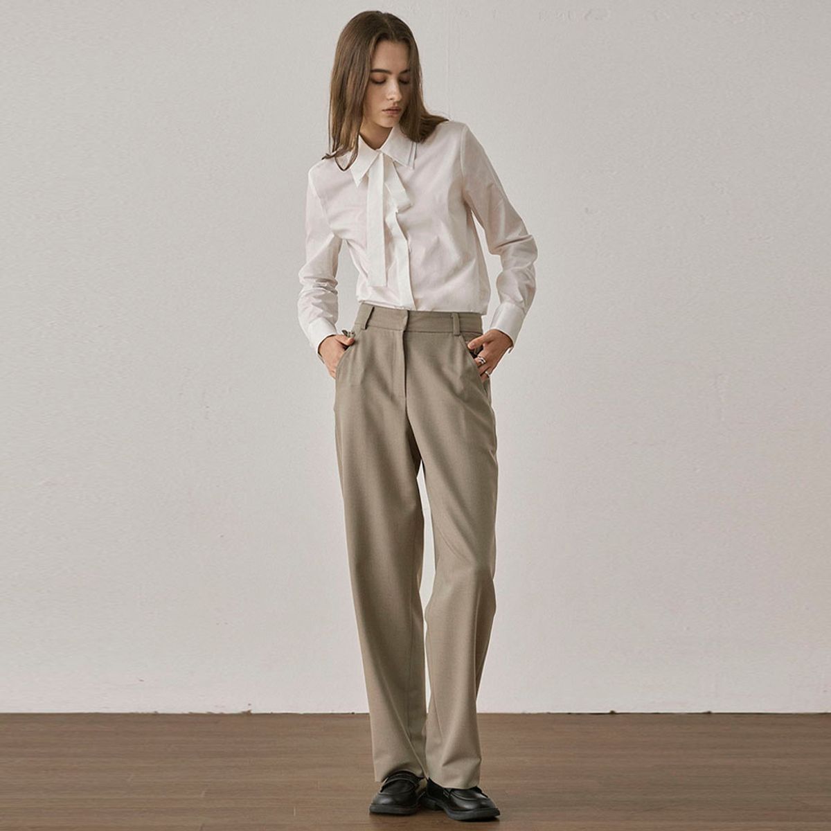 씨커슨(CKUSUN) BACK DETAIL WIDE TROUSER - KHAKI