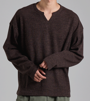 미니멀 슬릿넥 니트 (다크 브라운)