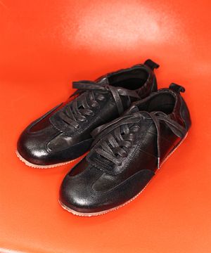 로우라인 팡 스니커즈 블랙