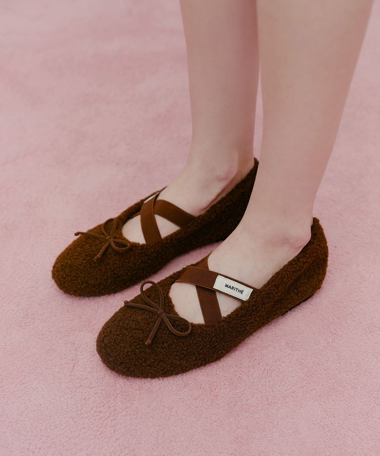 W CROSS BANDING SHEARLING FLAT SHOES brown