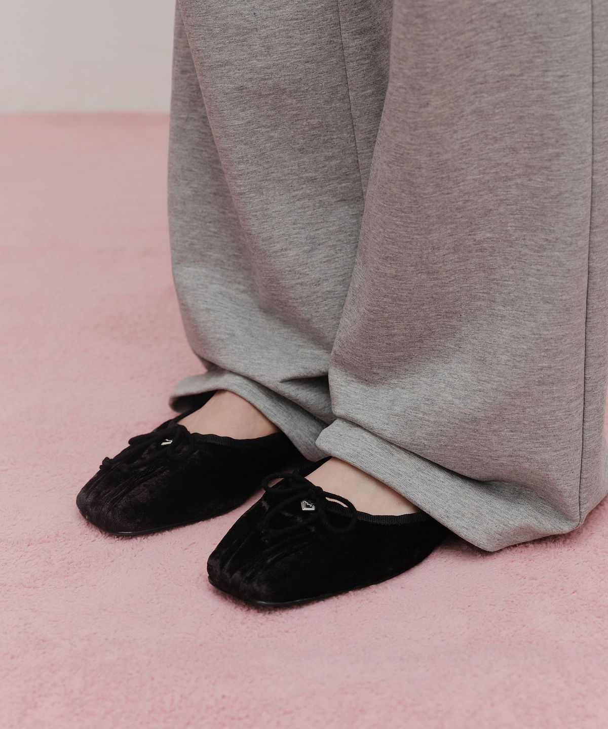 마리떼 프랑소와 저버(MARITHÉ + FRANҪOIS GIRBAUD) W BALLET RIBBON VELVET FLAT SHOES black