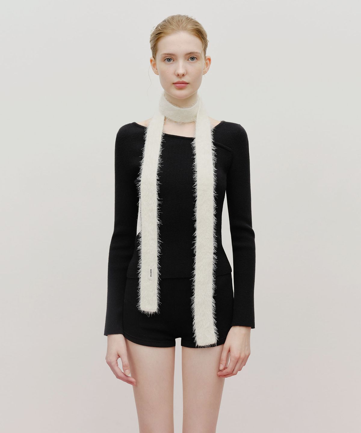 마리떼 프랑소와 저버(MARITHÉ + FRANҪOIS GIRBAUD) REGULAR LOGO SLIM MUFFLER ivory