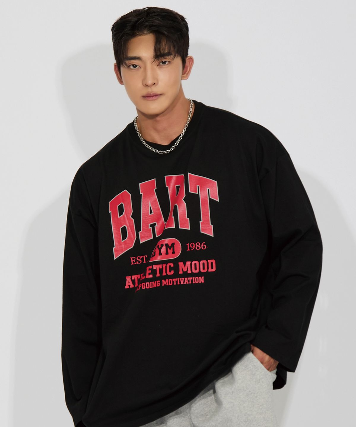 베트랙트(BATTRACT) BART 아치 그래픽 롱 슬리브 블랙