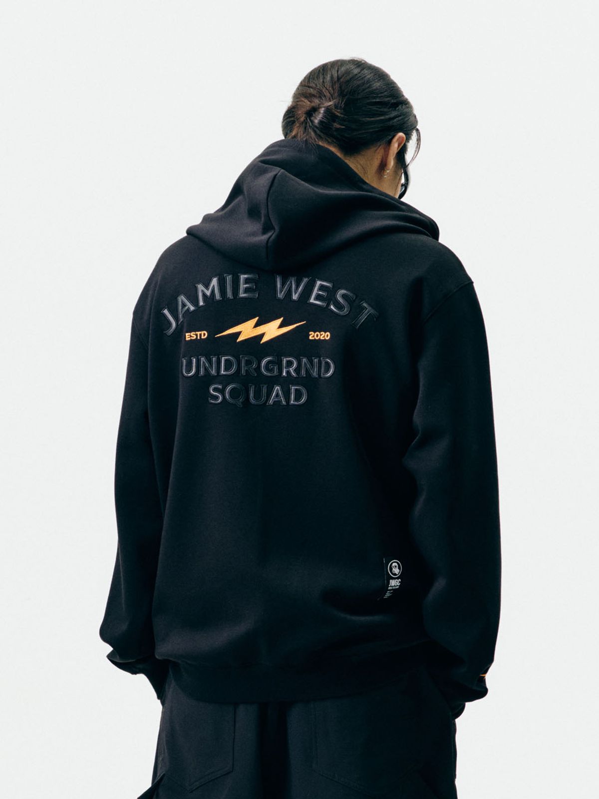 제이미웨스트(JAMIE WEST) 클럽 후디 아플리케 집업 (블랙)