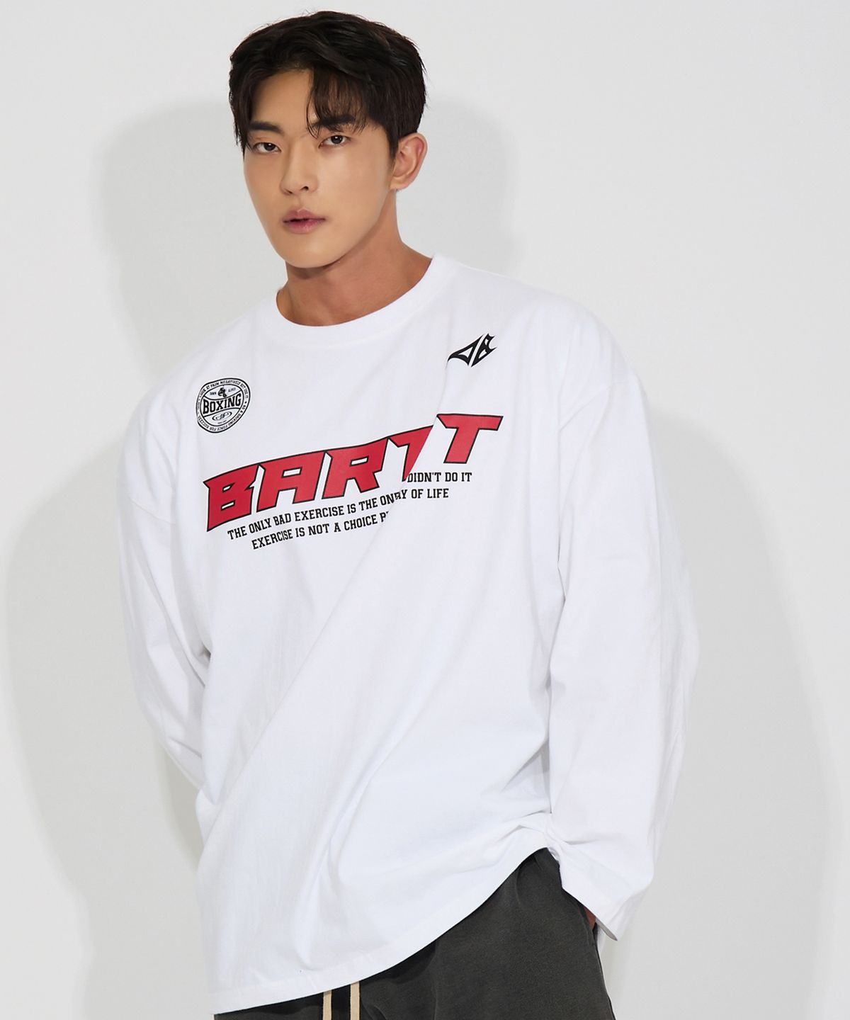 베트랙트(BATTRACT) 복싱 엠블럼 스포티 그래픽 롱 슬리브_화이트