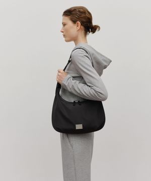 CLASSIC LOGO ROUND SHOULDER BAG black