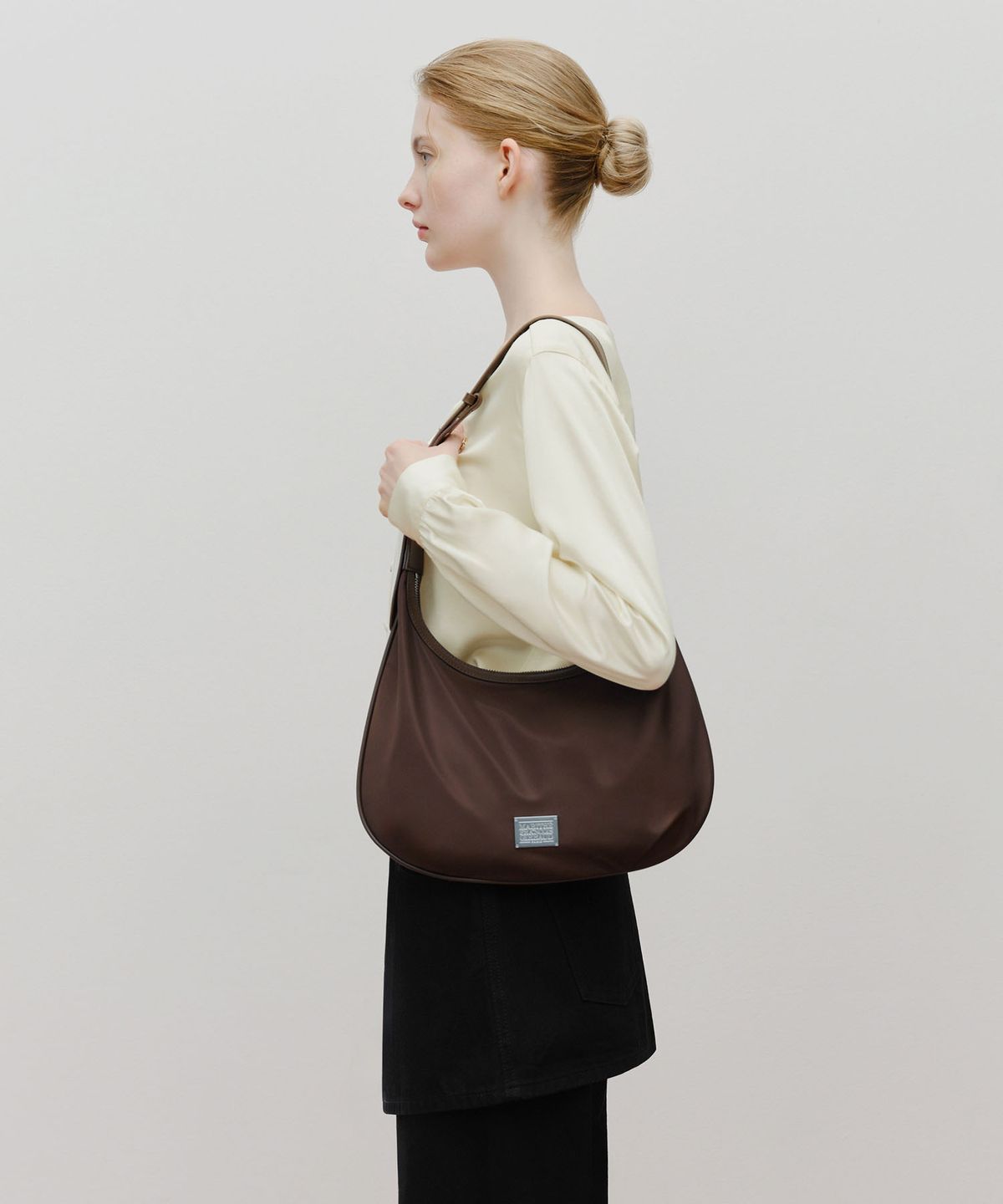 마리떼 프랑소와 저버(MARITHÉ + FRANҪOIS GIRBAUD) CLASSIC LOGO ROUND SHOULDER BAG brown