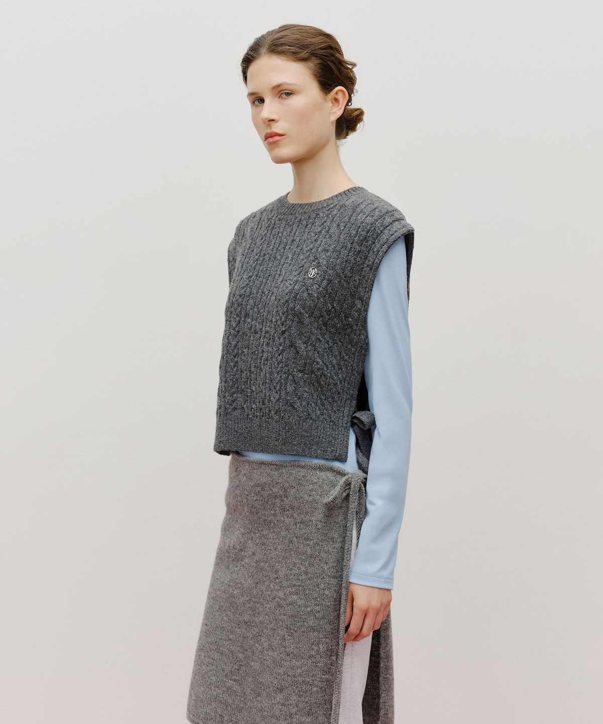마리떼 프랑소와 저버(MARITHÉ + FRANҪOIS GIRBAUD) W SIDE RIBBON KNIT VEST charcoal