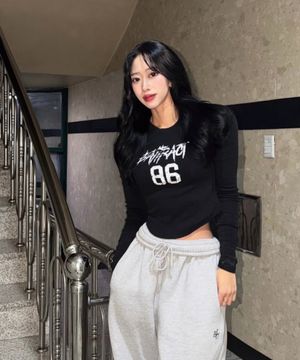 우먼스 크랙 BATT 베이직 라운딩 티셔츠_블랙