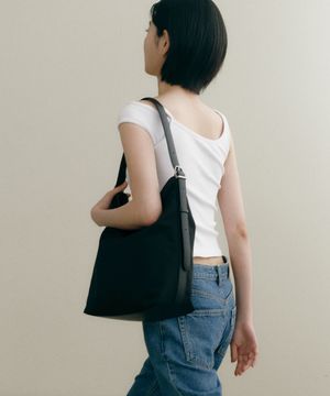 루이 숄더 나일론 블랙