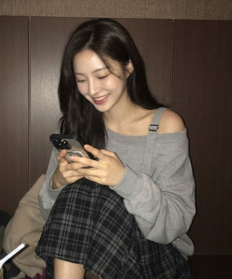 버클 원숄더 맨투맨 멜란지