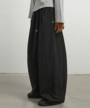 투턱 포인트 스웻 팬츠 블랙