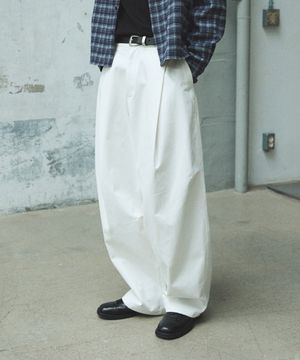 9200 원턱 코튼 팬츠 - 화이트
