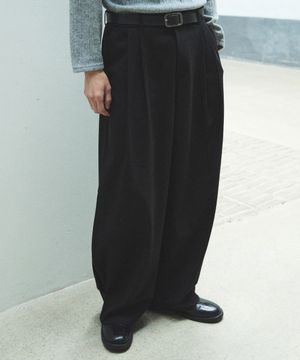 컨투어 다트 코튼 울 슬랙스 - 블랙