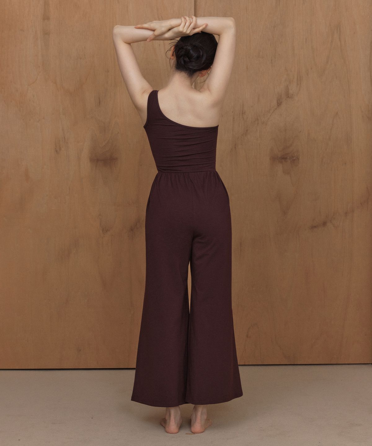 디야니(DHYANI) Citta one shoulder jumpsuit (Red wine)