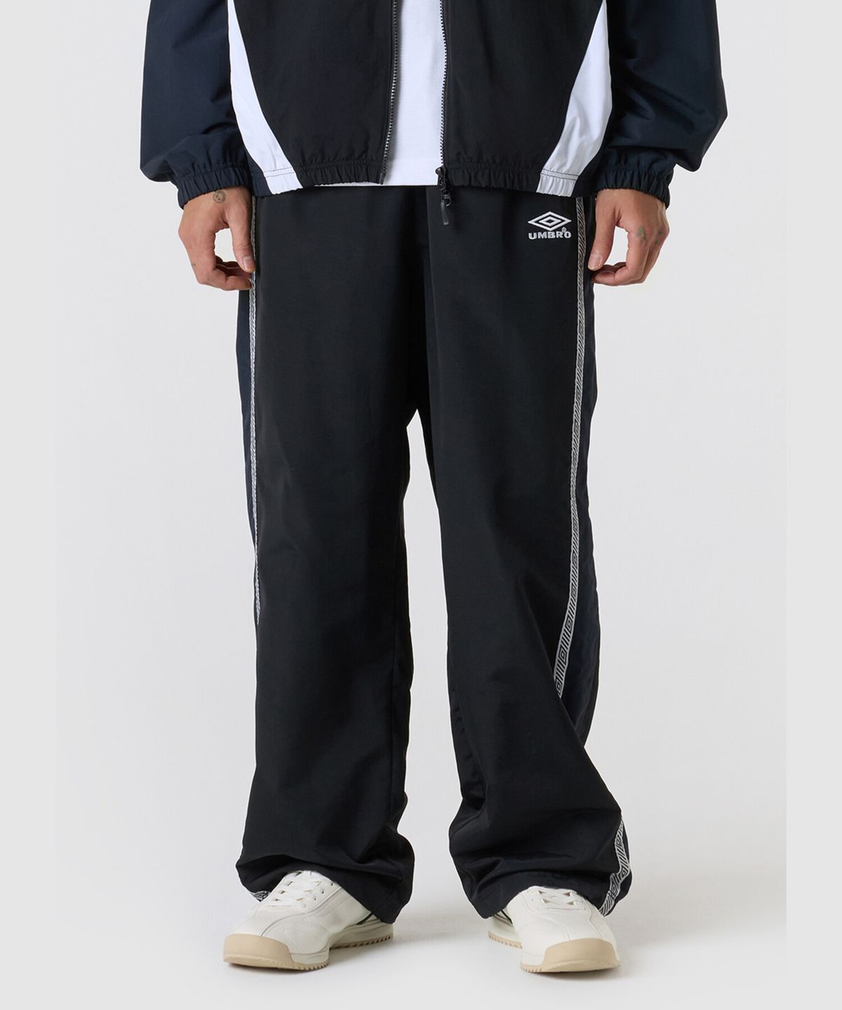 엄브로(UMBRO) HBL OG 헤리티지 와이드 & 조거 2WAY 팬츠 블랙(UQ321CPT93)