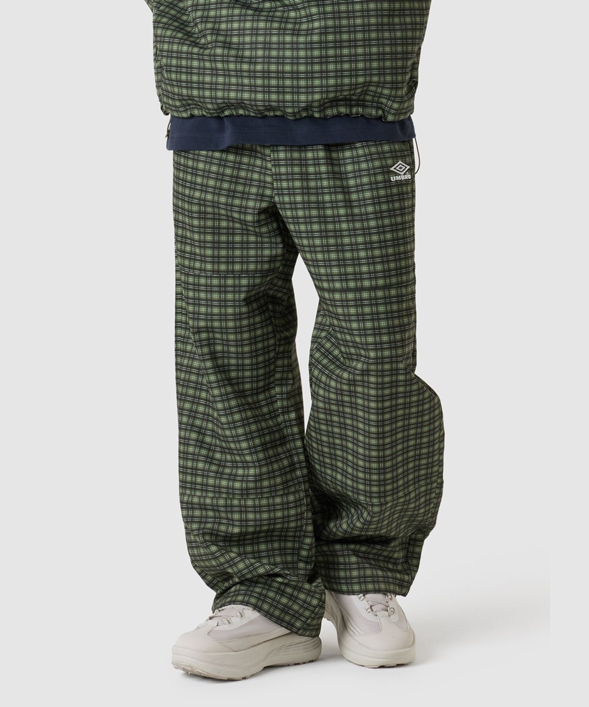 엄브로(UMBRO) HBL 로얄 컬리지 와이드 & 조거 2WAY 우븐 팬츠 그린(UQ321CPT99)