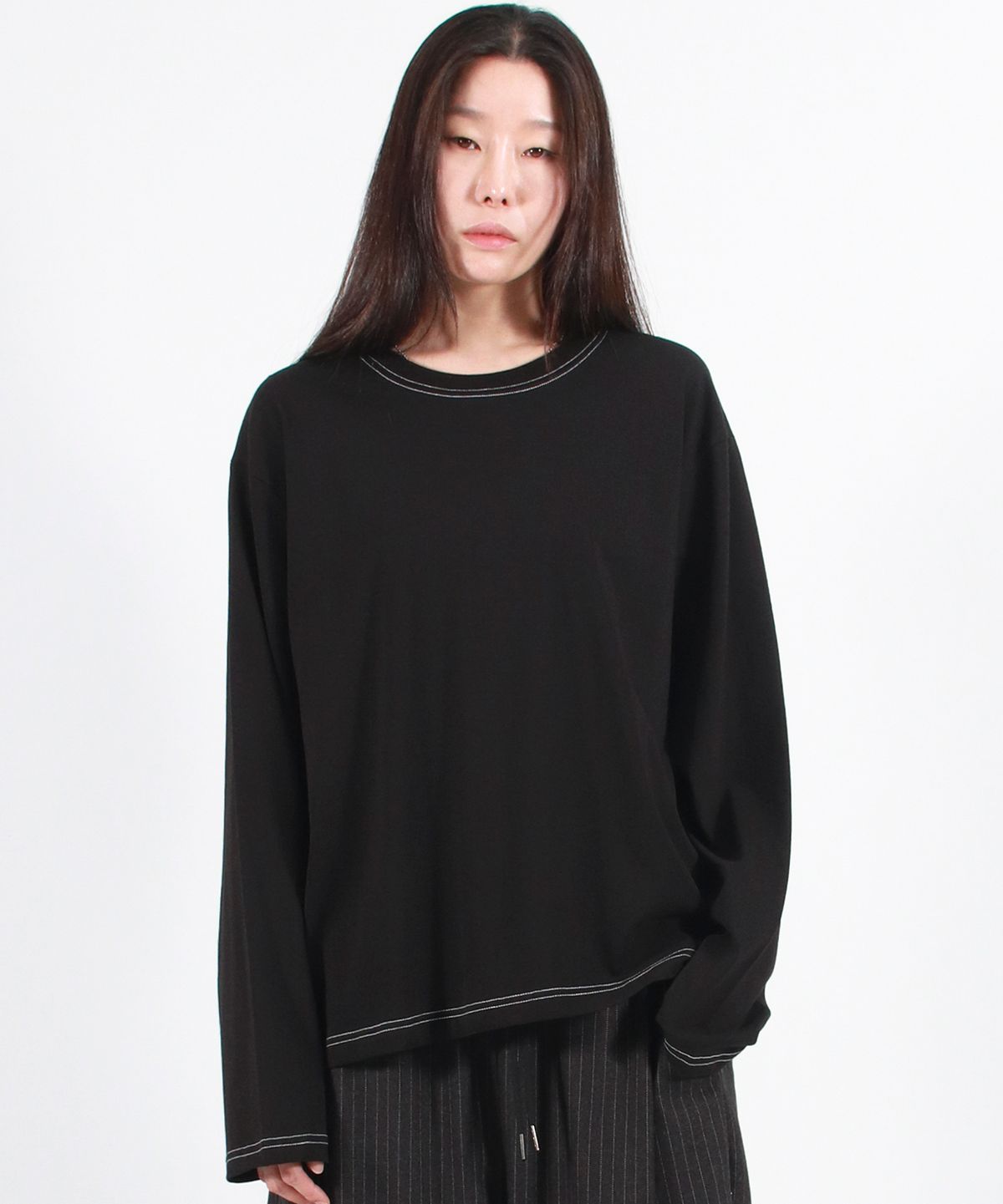 드마크(DEMARC) OUTSTITCH LOOSE FIT LONG SLEEVE TEE - Black