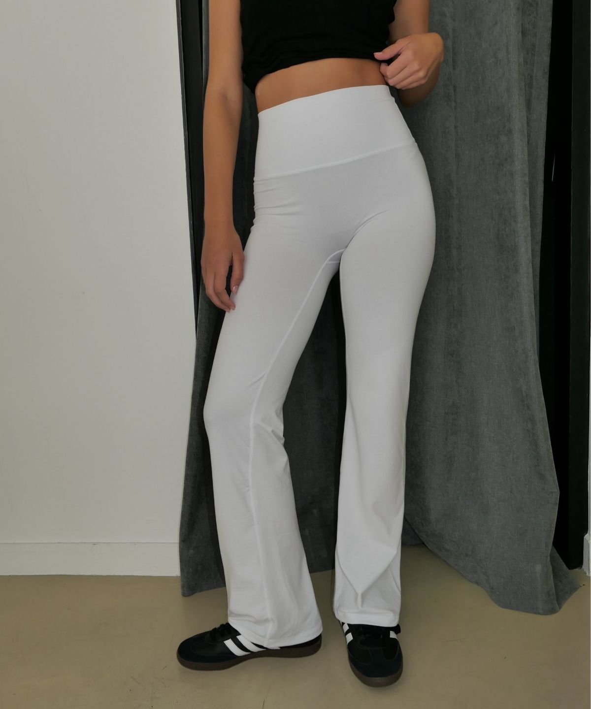 인지액티브(INJIACTIVE) Butter Flare Pants 화이트
