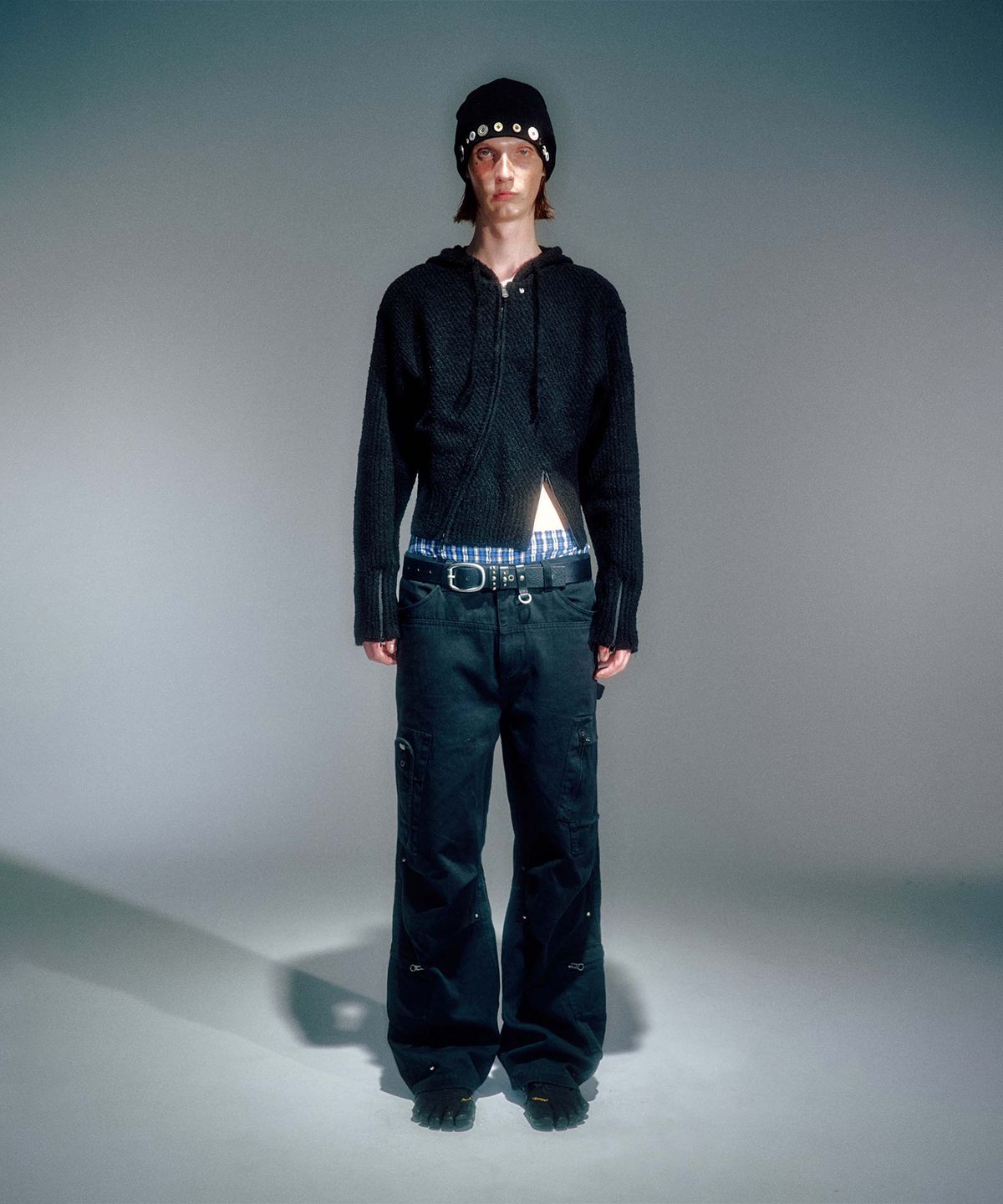 베이컨트 아카이브(VACANT ARCHIVE) MEN MORO KNITTED HOODIE ZIP-UP BLACK