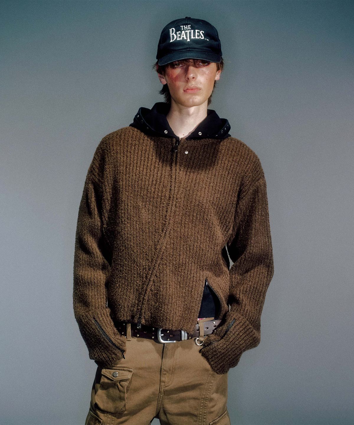 베이컨트 아카이브(VACANT ARCHIVE) MEN NEAH KNITTED ZIP-UP BROWN