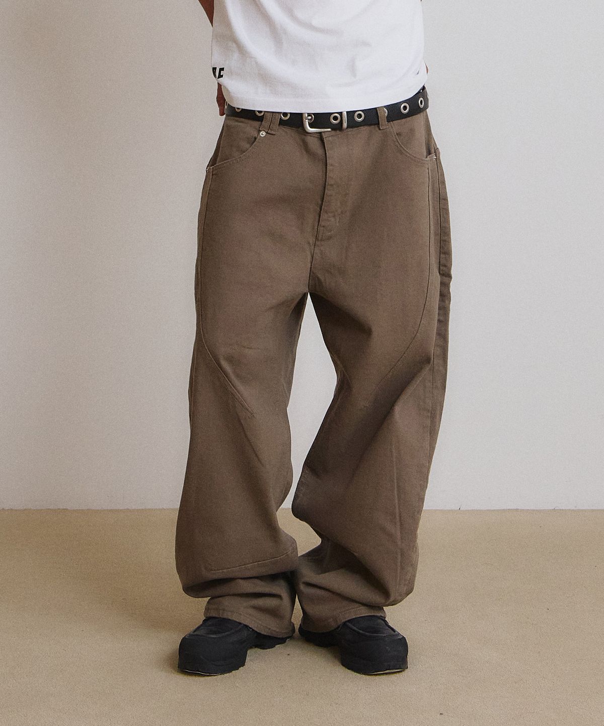 9999아카이브(9999ARCHIVE) Flow Slit Curved Pants