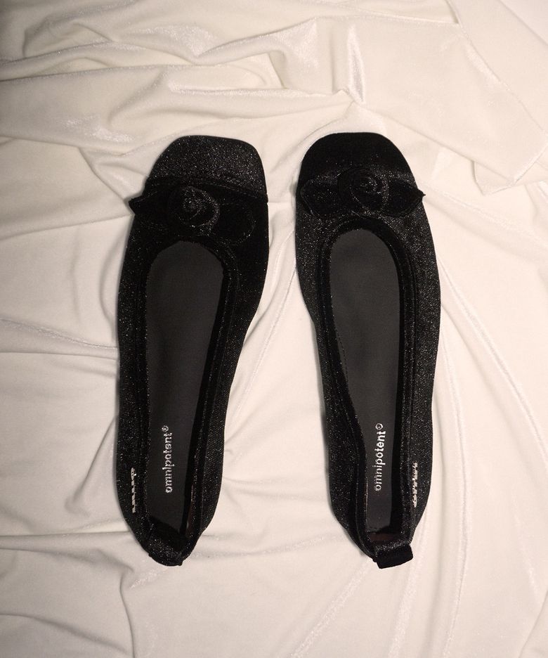 219 omn Rose Velvet Flat Shoes _Black