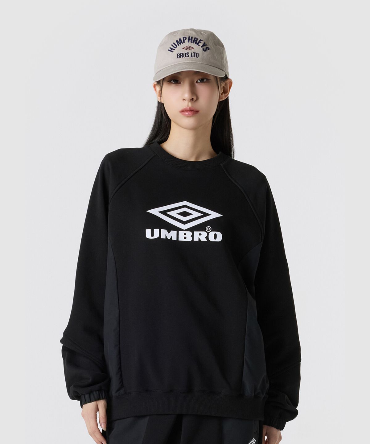엄브로(UMBRO) HBL 하이브리드 니트 맨투맨 블랙(UQ321CFS97)