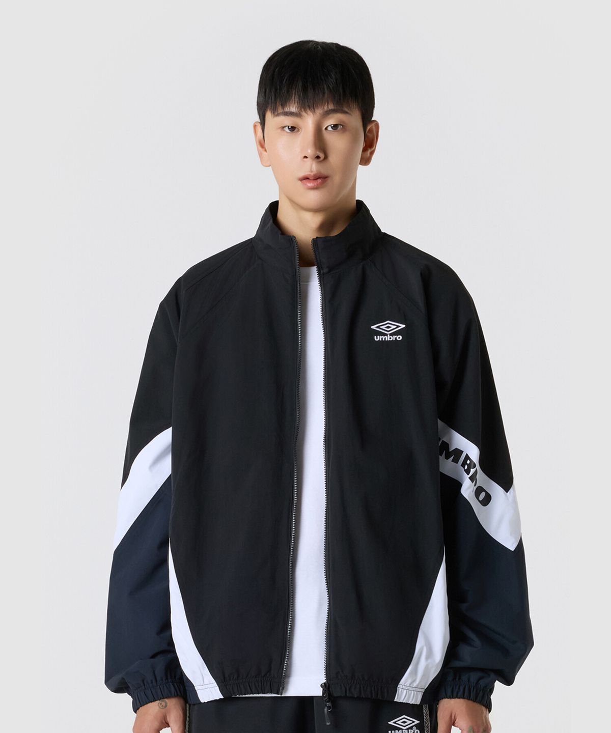 엄브로(UMBRO) 팝러쉬 기모 바람막이 자켓 블랙(UQ323CJK95)