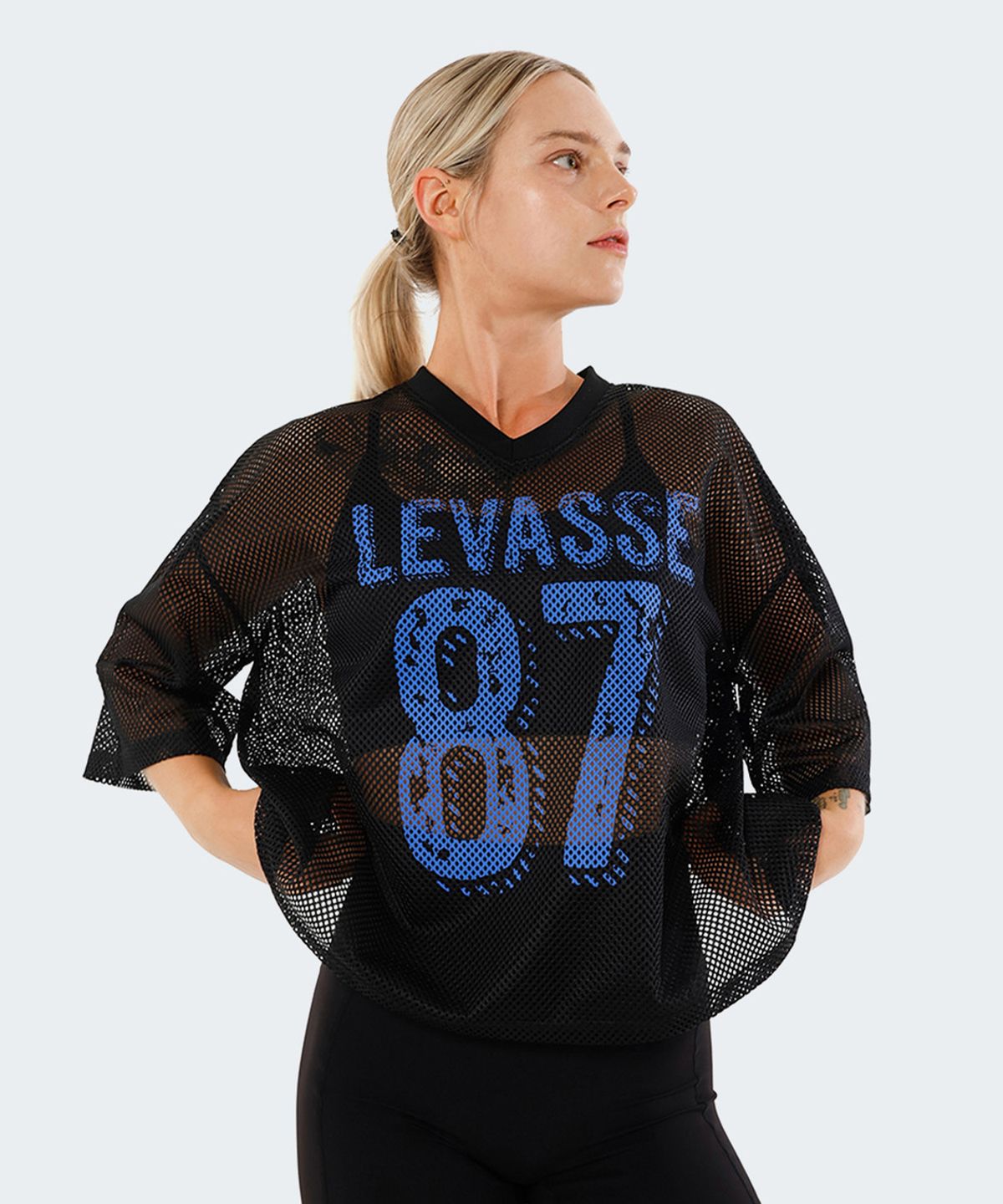 르바세(LEVASSE) 블루로고 크롭 매쉬 저지 반팔_블랙