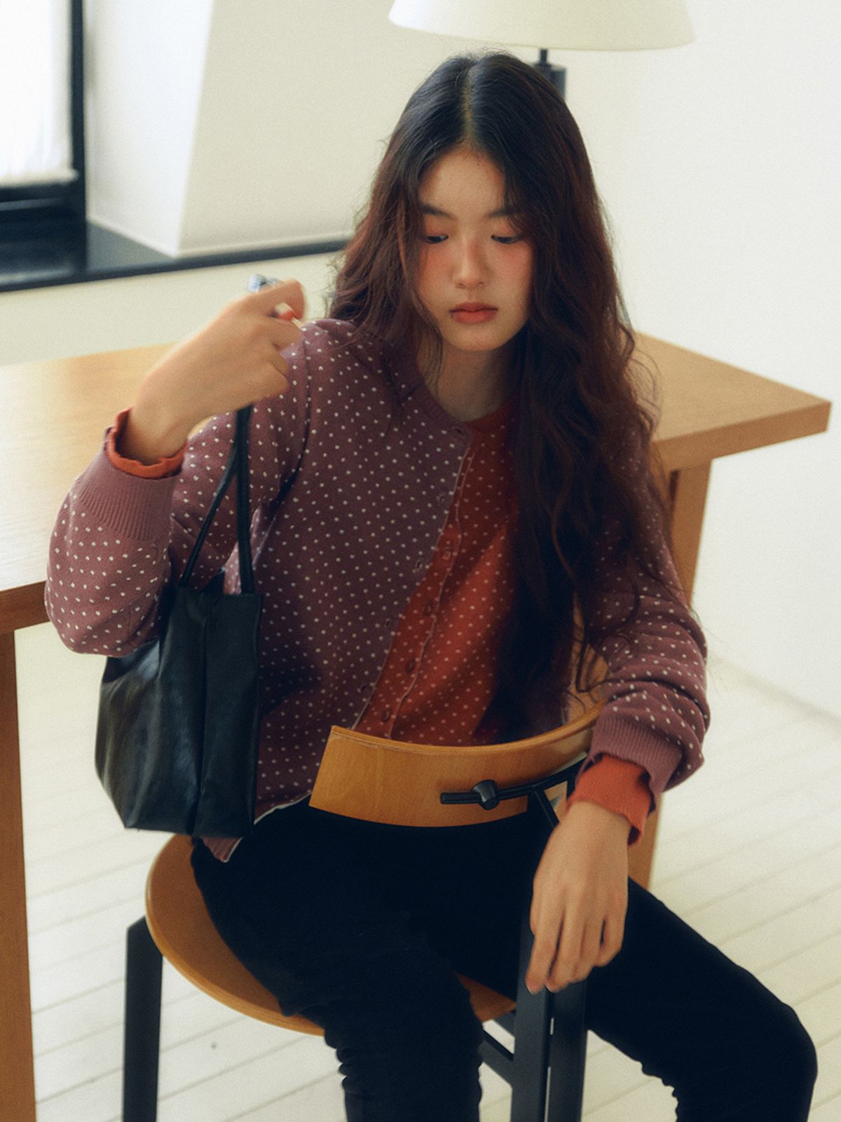 가니송(GANISONG) 소피 도트 가디건_플럼 코코아
