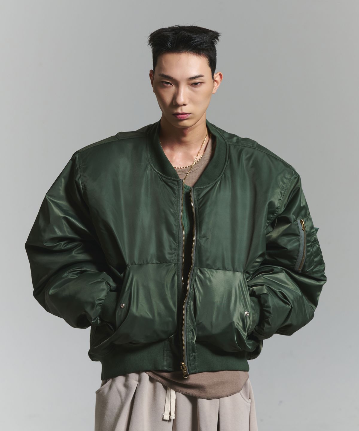 뉴치프시크디피(NEWCHEAPCHICDP) army ma-1 (khaki)