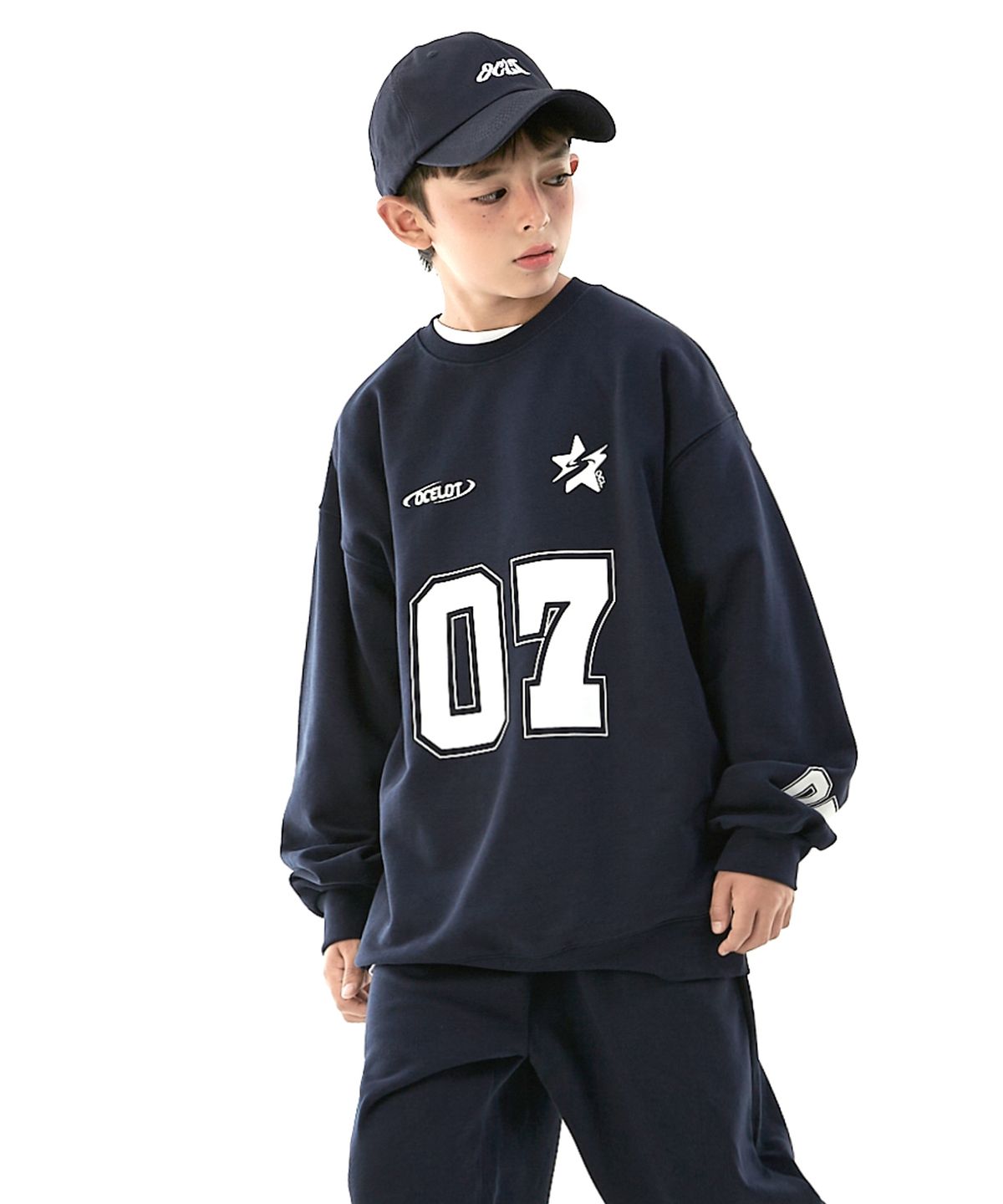 오실롯 주니어(OCELOT JUNIOR) D32 플레이 맨투맨 (네이비)
