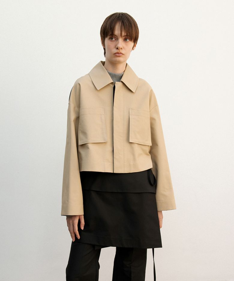 BACK FLARE SHORT COAT_BEIGE