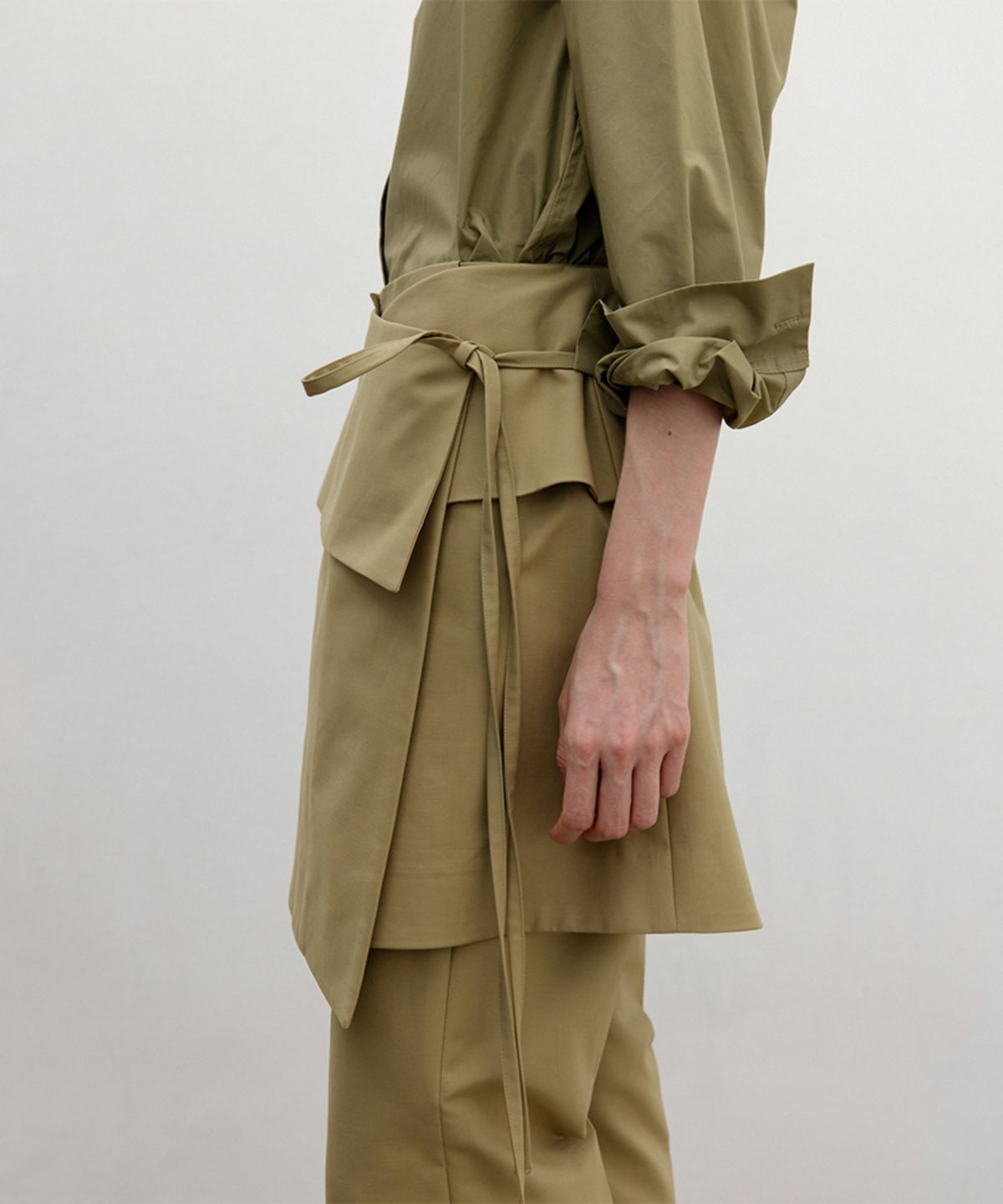 더룸(THELOOM) WRAP MINI SKIRT_KHAKI