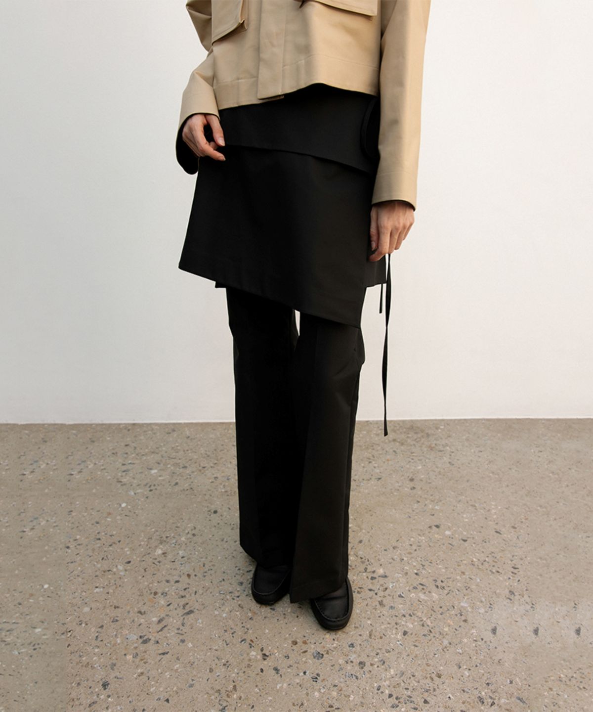 더룸(THELOOM) WRAP MINI SKIRT_BLACK