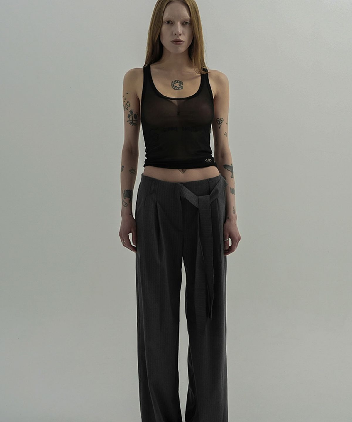 분트(VOONT) Skinline Sleeveless (BLACK)