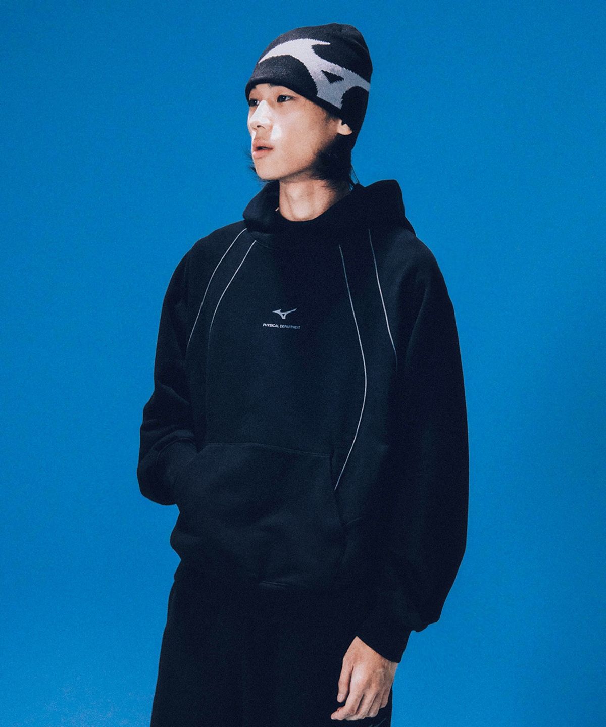 피지컬 디파트먼트(PHYSICAL DEPARTMENT) 피뎁트 X 미즈노 파이핑 후드 블랙