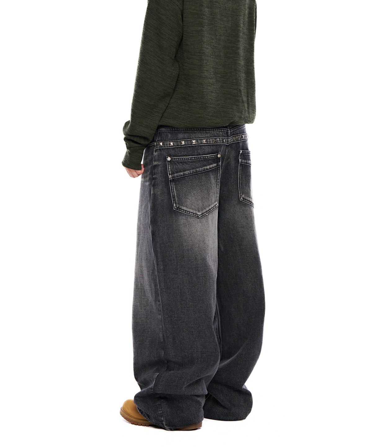 아캄(AAKAM) Back Studded Denim Pants (Black)