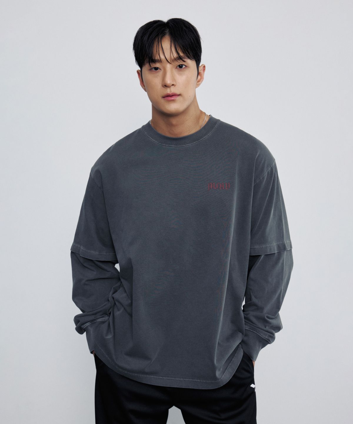 엠페브(MFAV) 레이어드 그런지 피그먼트 롱 슬리브 차콜