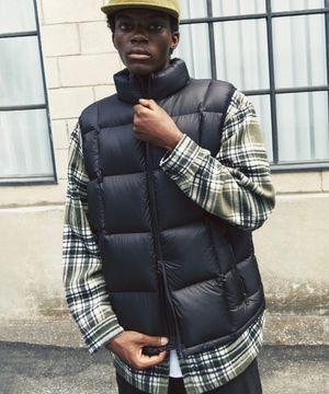 COLOR LINE POINT VEST (BLACK)