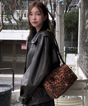 벨라 스웨이드 박스백 레오파드