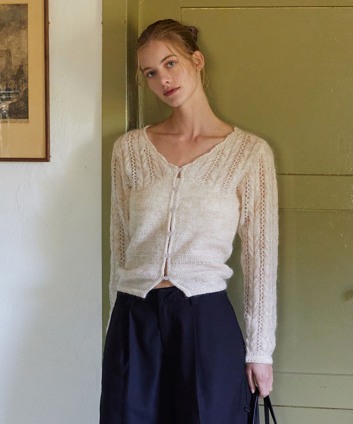 폴뉴아(FOLNUA) HAIRY CABLE CARDIGAN (OATMEAL)