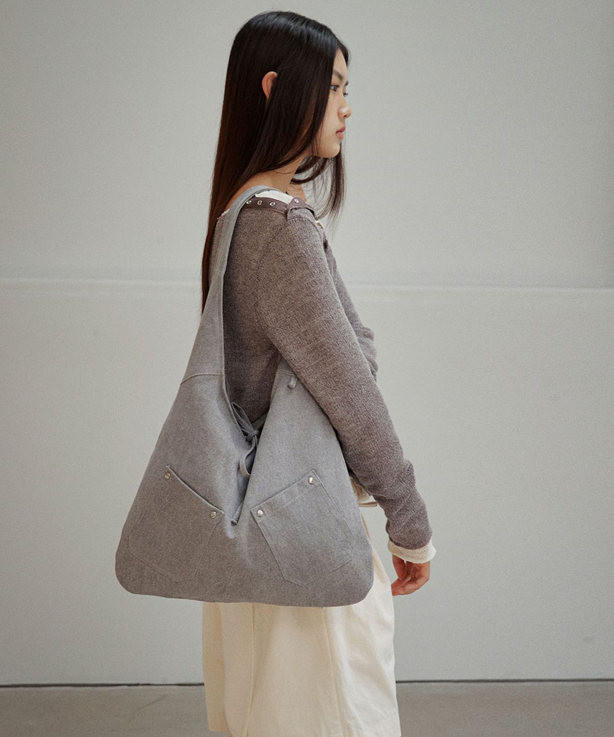아우로(OURO) POCKET STUD BAG [ CHARCOAL ]