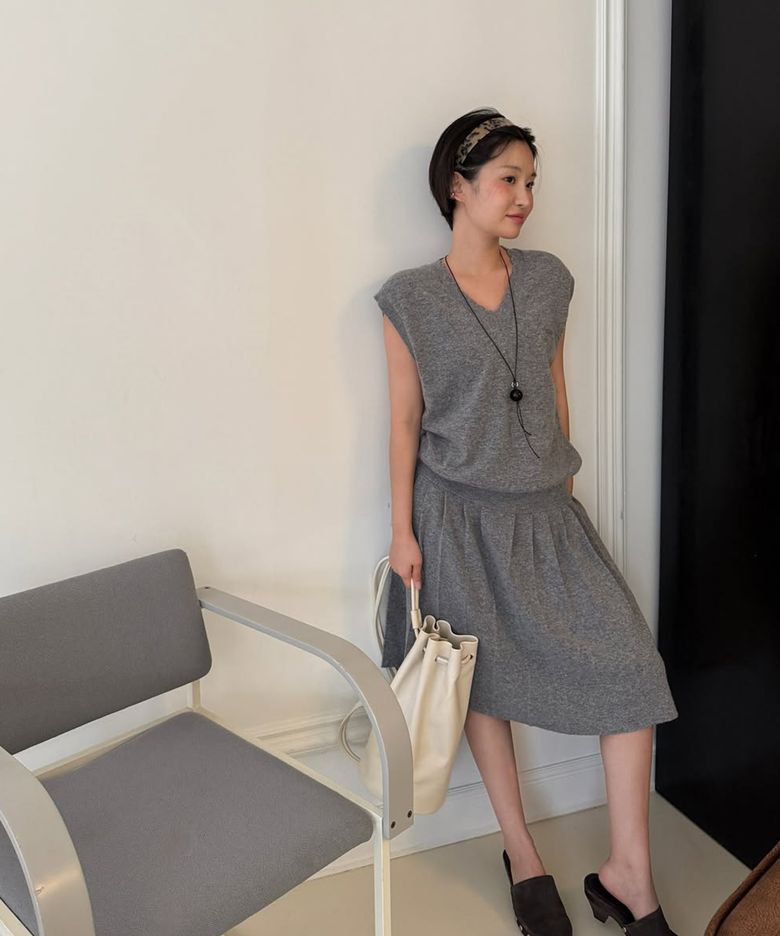 Wool-Blend Pleated Knit Dress (Grey)