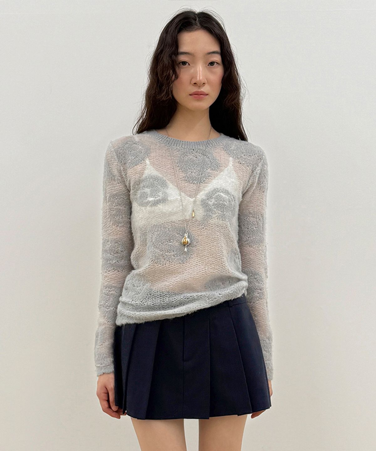 시눈(SINOON) [하츠투하츠 스텔라 착용] Rose Artwork Long Sleeve Knit (Grey)