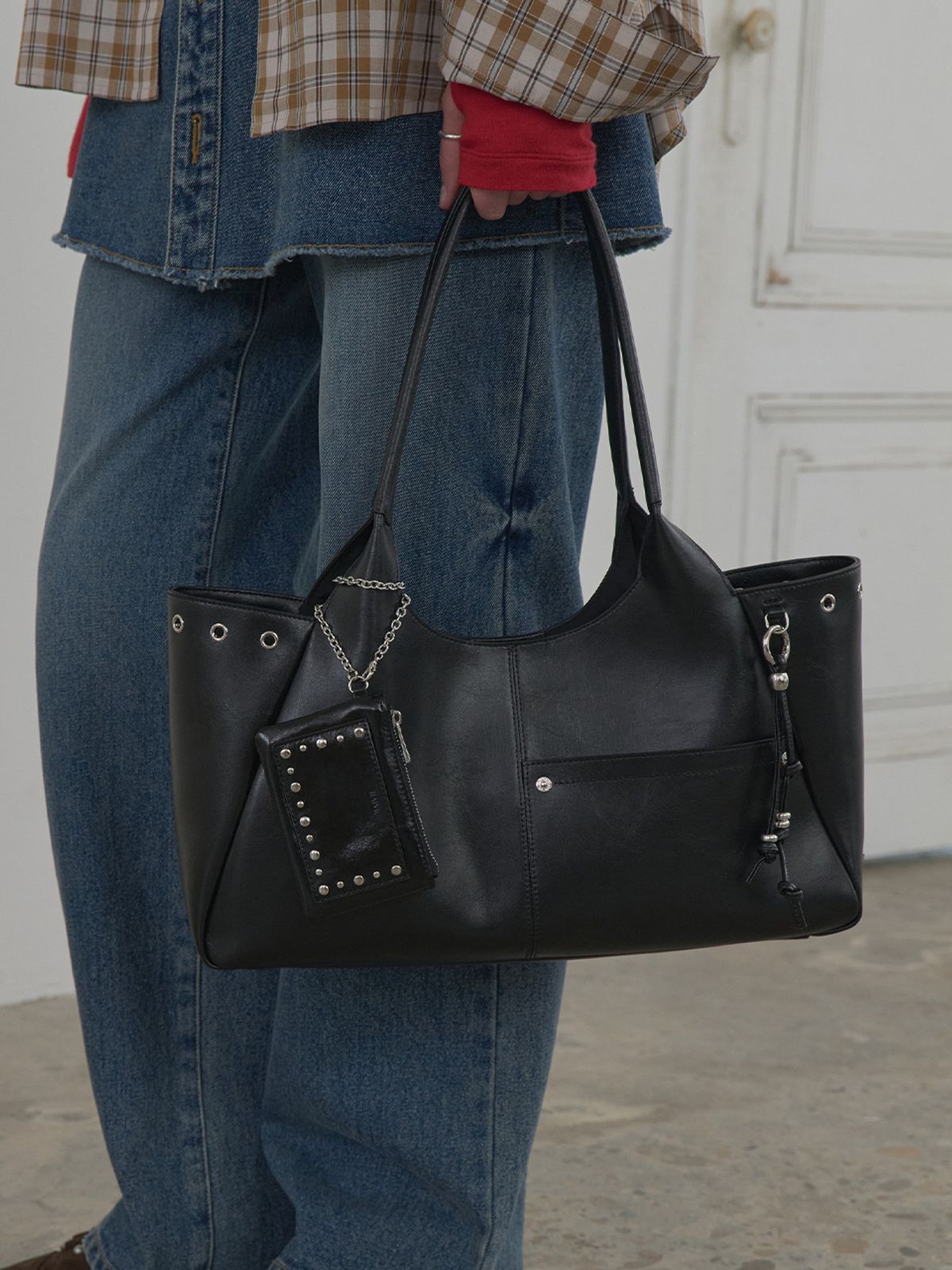 레이브(RAIVE) Luca Shoulder in Black UA5AB092-10